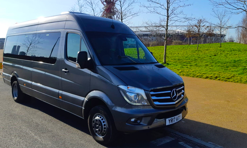 minibus hire France
